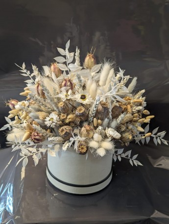 dried flower hat box