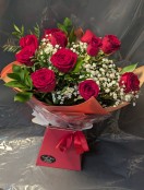 12 red roses